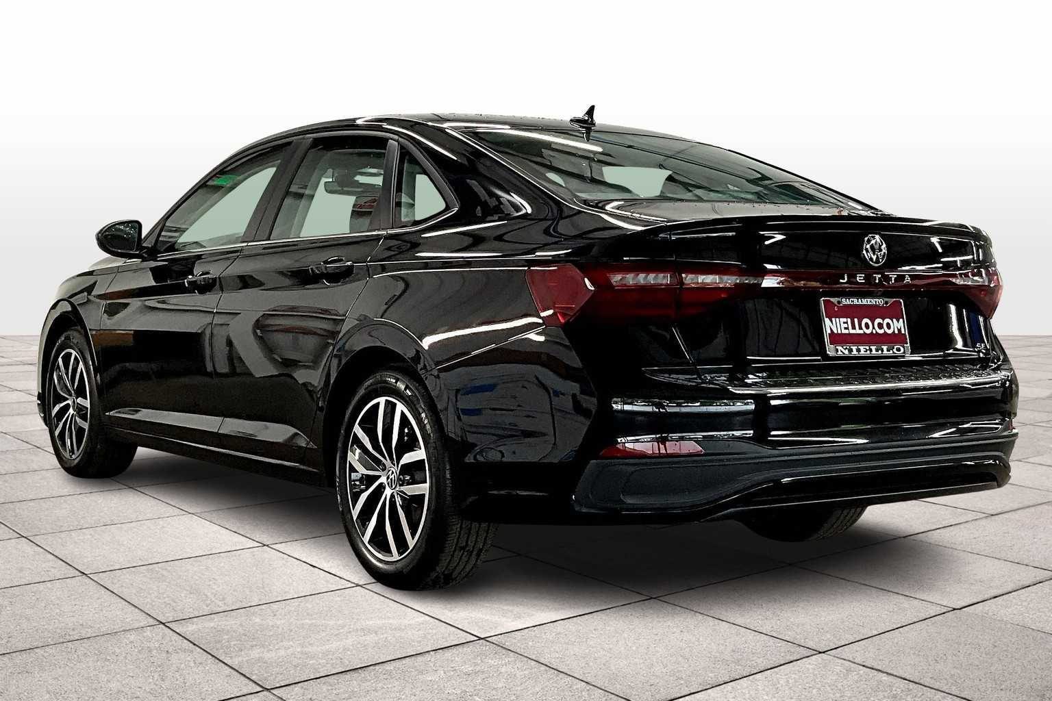 2026 Volkswagen Jetta SE photo 3