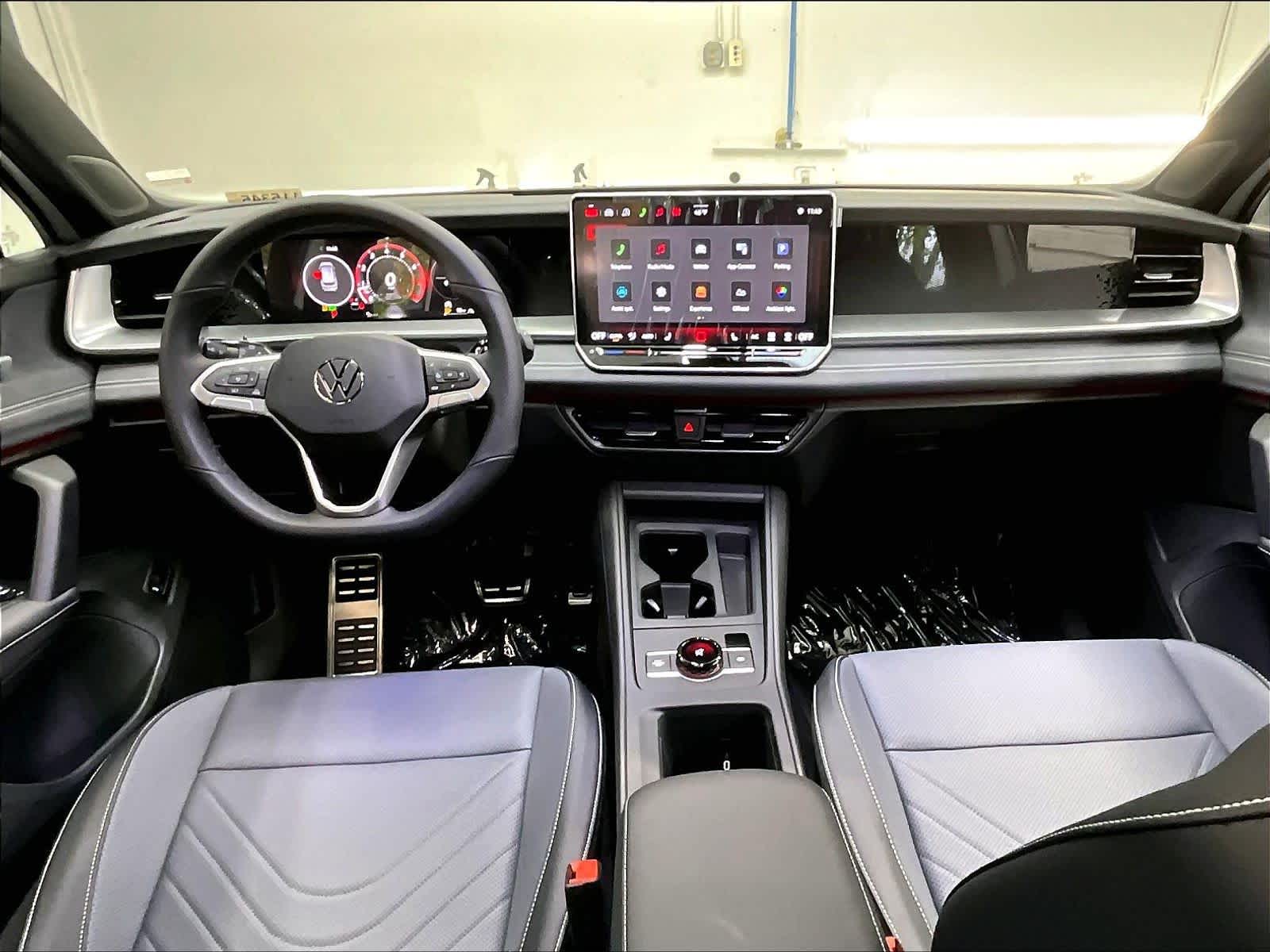 2026 Volkswagen Tiguan SE R-LINE BLACK - Photo 7
