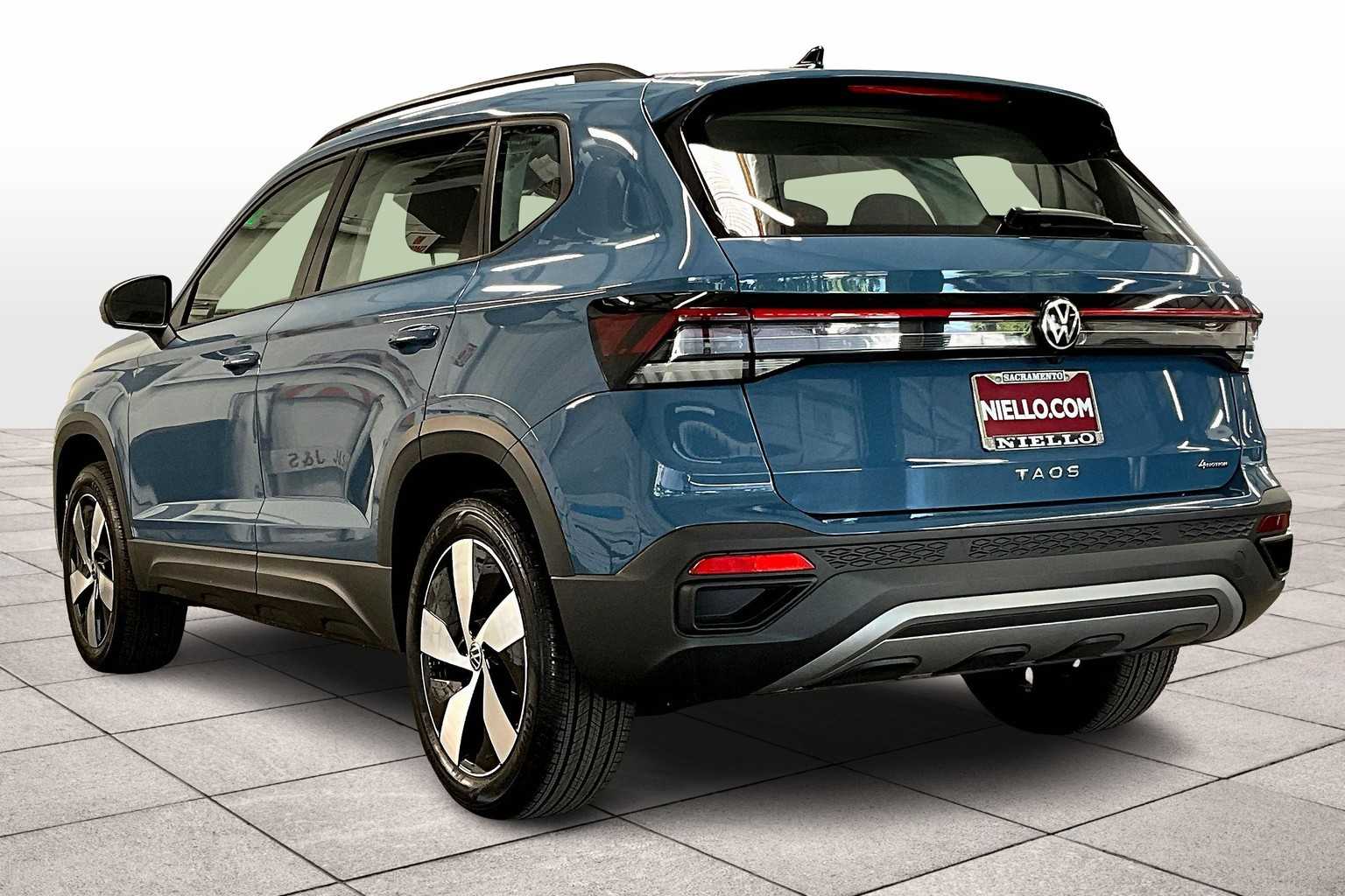 2025 Volkswagen Taos S photo 3