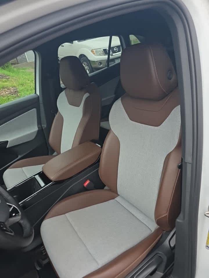 2023 Volkswagen ID.4 Standard photo 6