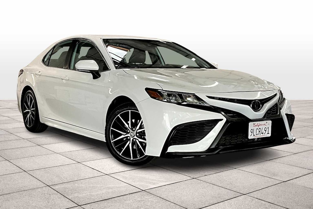 Used 2024 Toyota Camry SE Auto (GS)