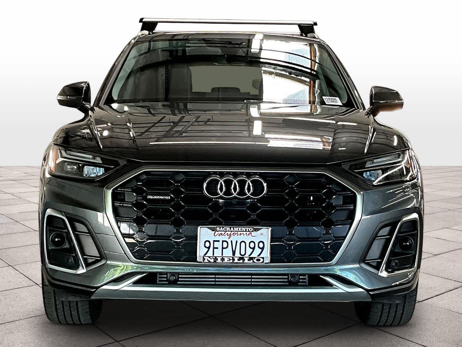 2023 Audi Q5 S Line Premium Plus photo 2