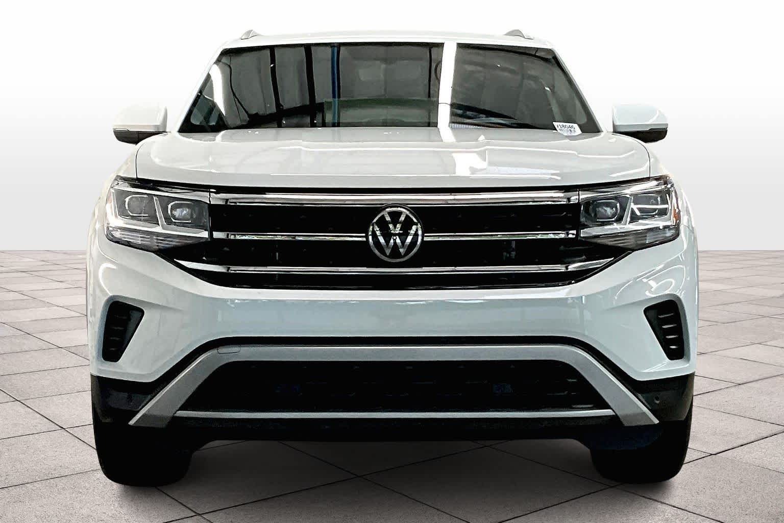 2022 Volkswagen Atlas Cross Sport V6 SE Technology photo 3