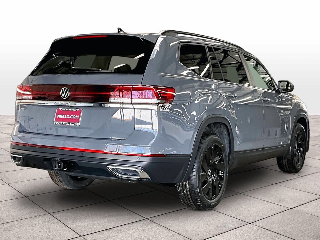 New 2026 Volkswagen Atlas SE W/ Tech FWD FWD