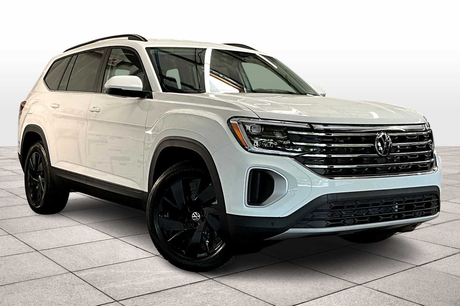 2025 Volkswagen Atlas SE Technology photo 2