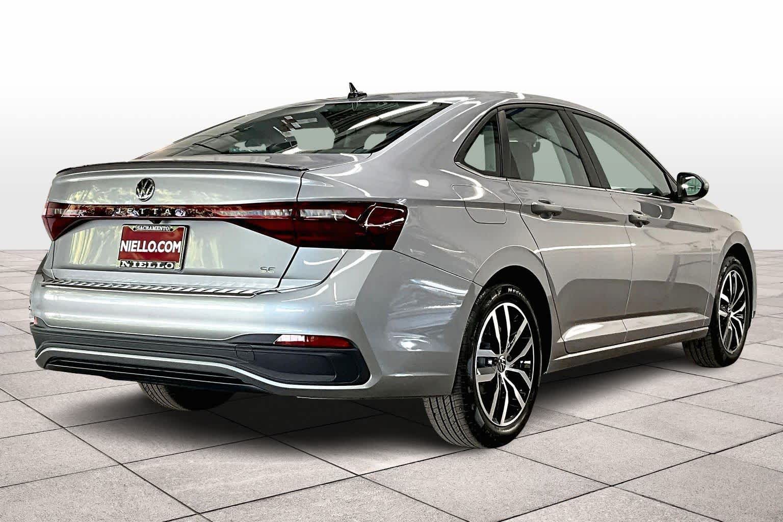 2026 Volkswagen Jetta SE photo 4