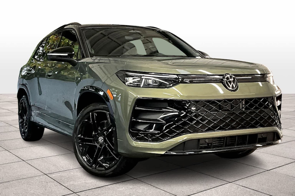 New 2026 Volkswagen Tiguan SE R-Line FWD 2.0T FWD