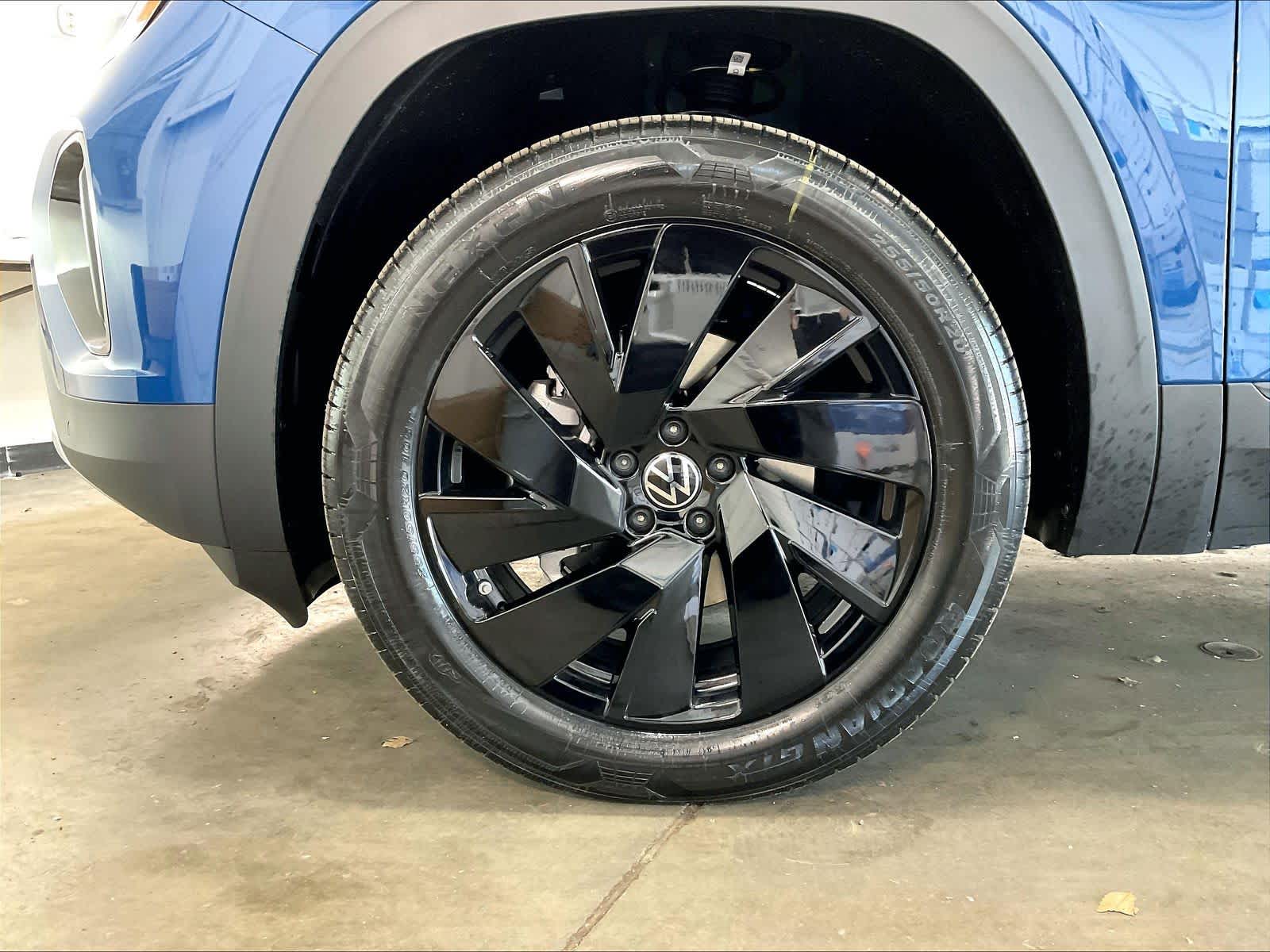 2025 Volkswagen Atlas Cross Sport SE w/Tech - Photo 14