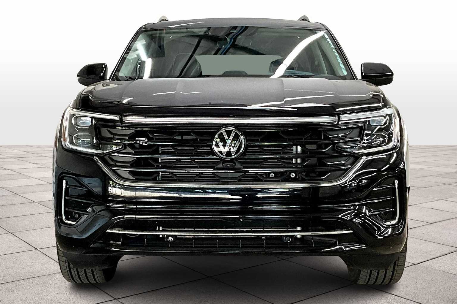 2025 Volkswagen Atlas SEL Premium R-Line photo 3