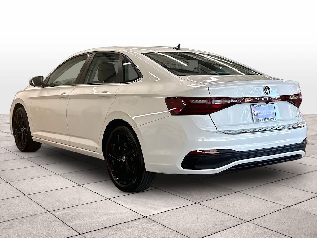 New 2026 Volkswagen Jetta SE Auto