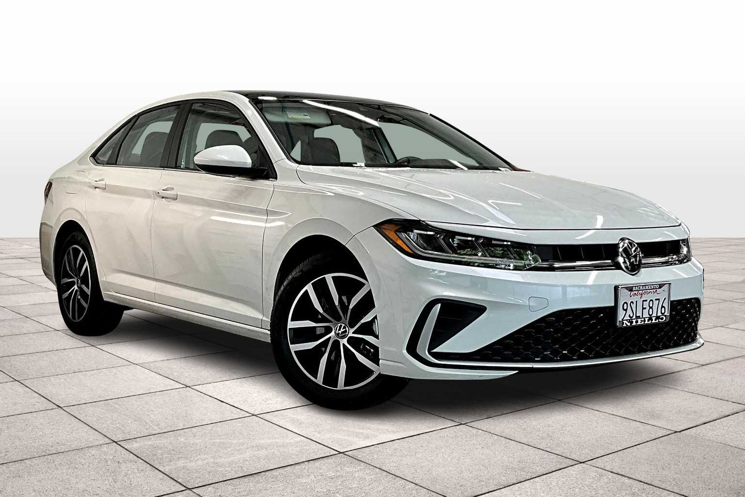 2025 Volkswagen Jetta SE photo 2