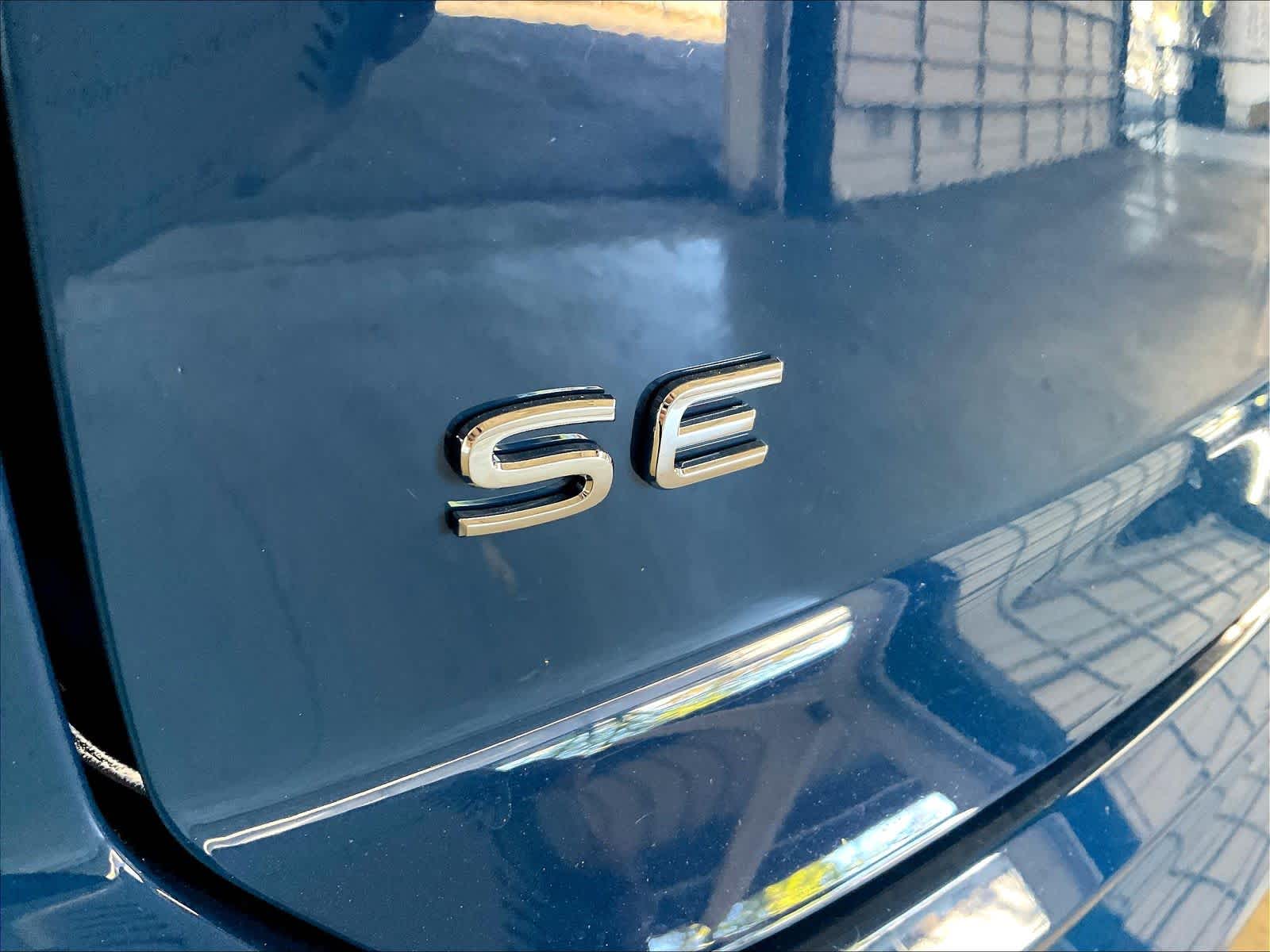 2025 Volkswagen Atlas Cross Sport SE w/Tech - Photo 26