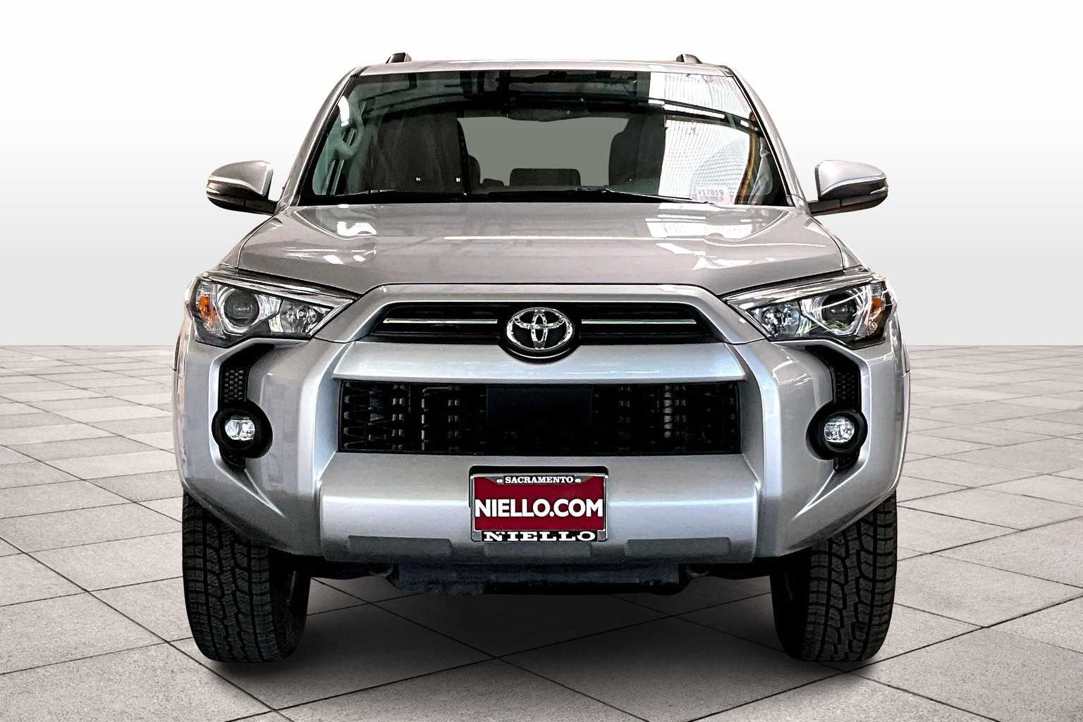 2023 Toyota 4Runner SR5 Premium photo 3