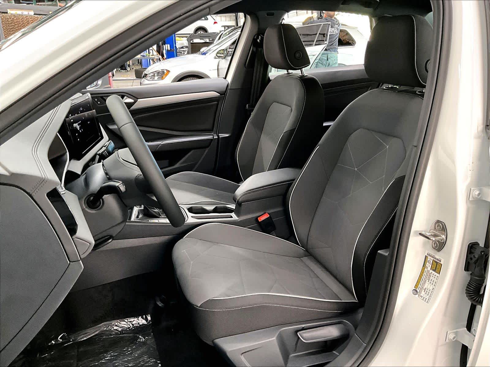 2026 Volkswagen Jetta Sport - Photo 11