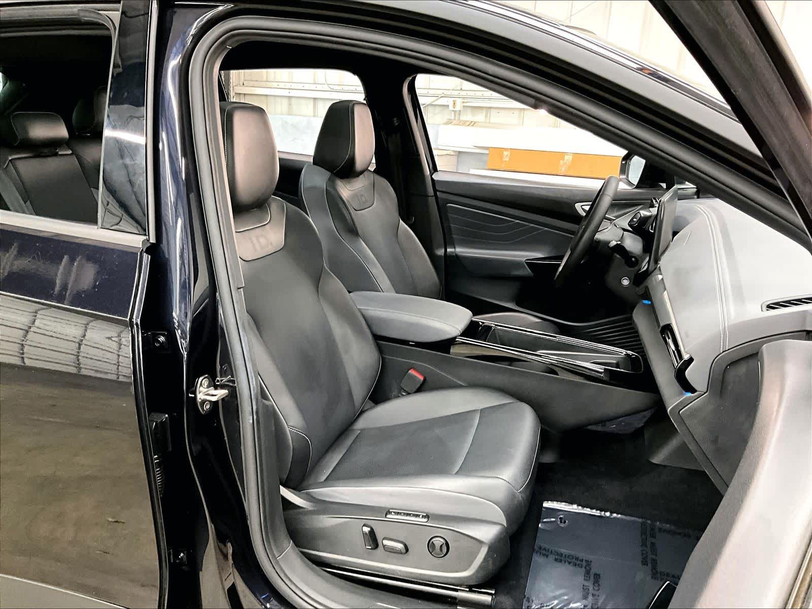 2023 Volkswagen ID.4 Pro S photo 3