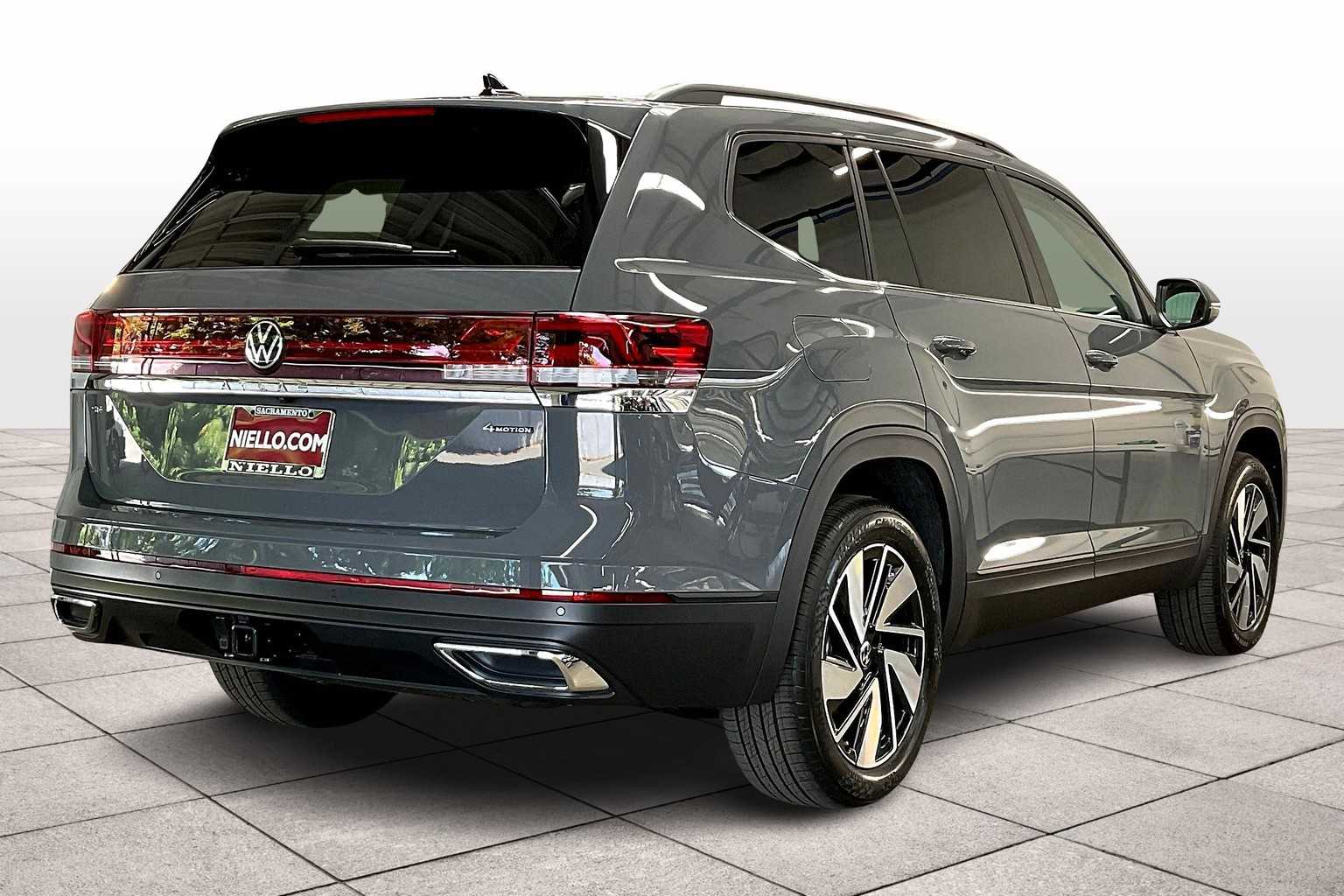 2025 Volkswagen Atlas SE Technology photo 4