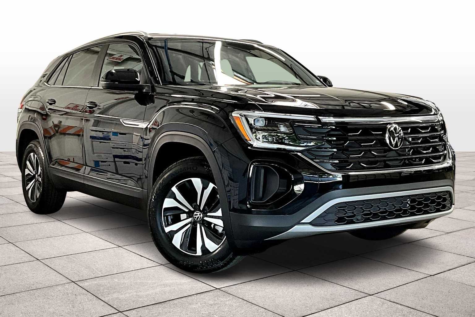 2025 Volkswagen Atlas Cross Sport SE photo 2