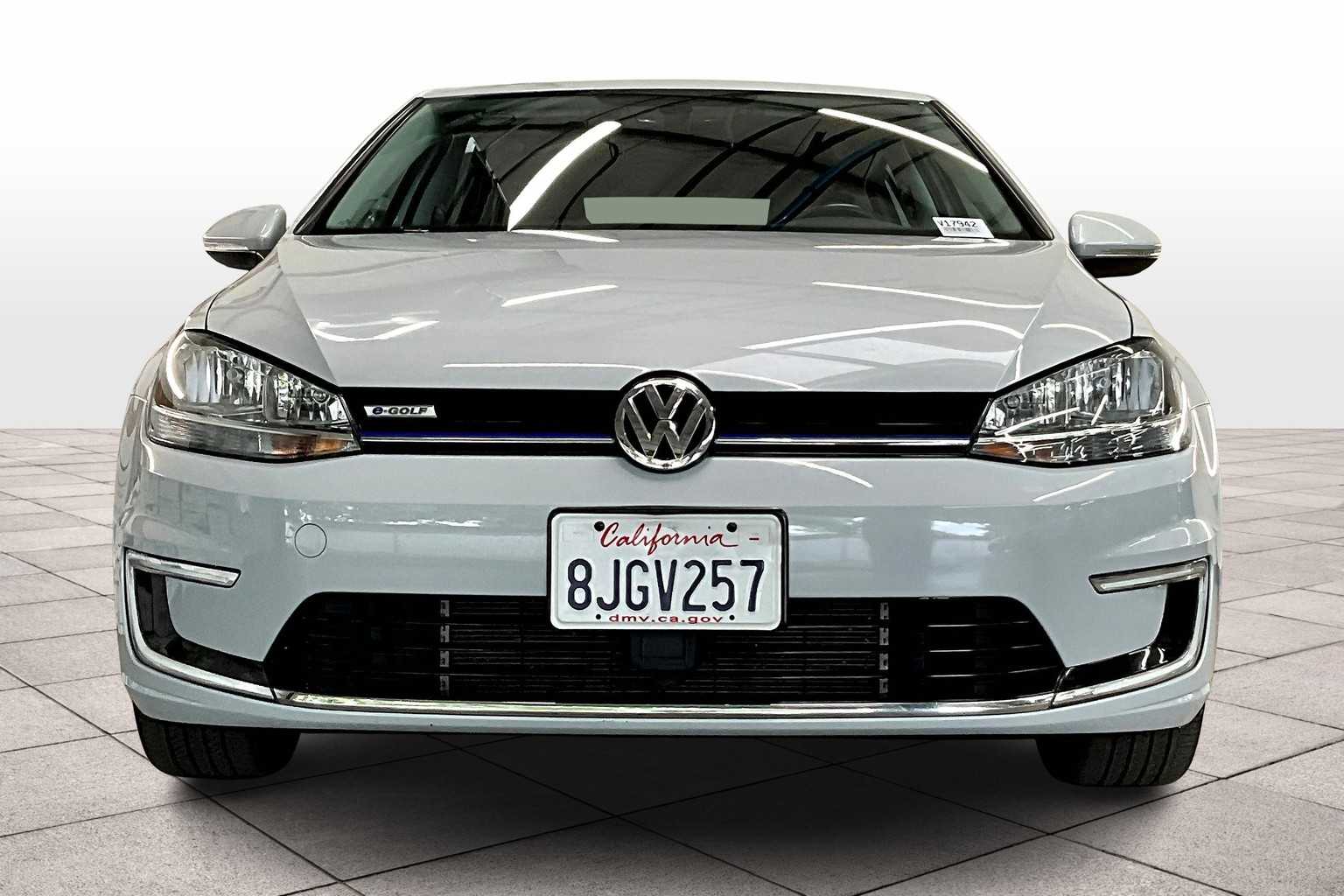 2019 Volkswagen e-Golf SE photo 2