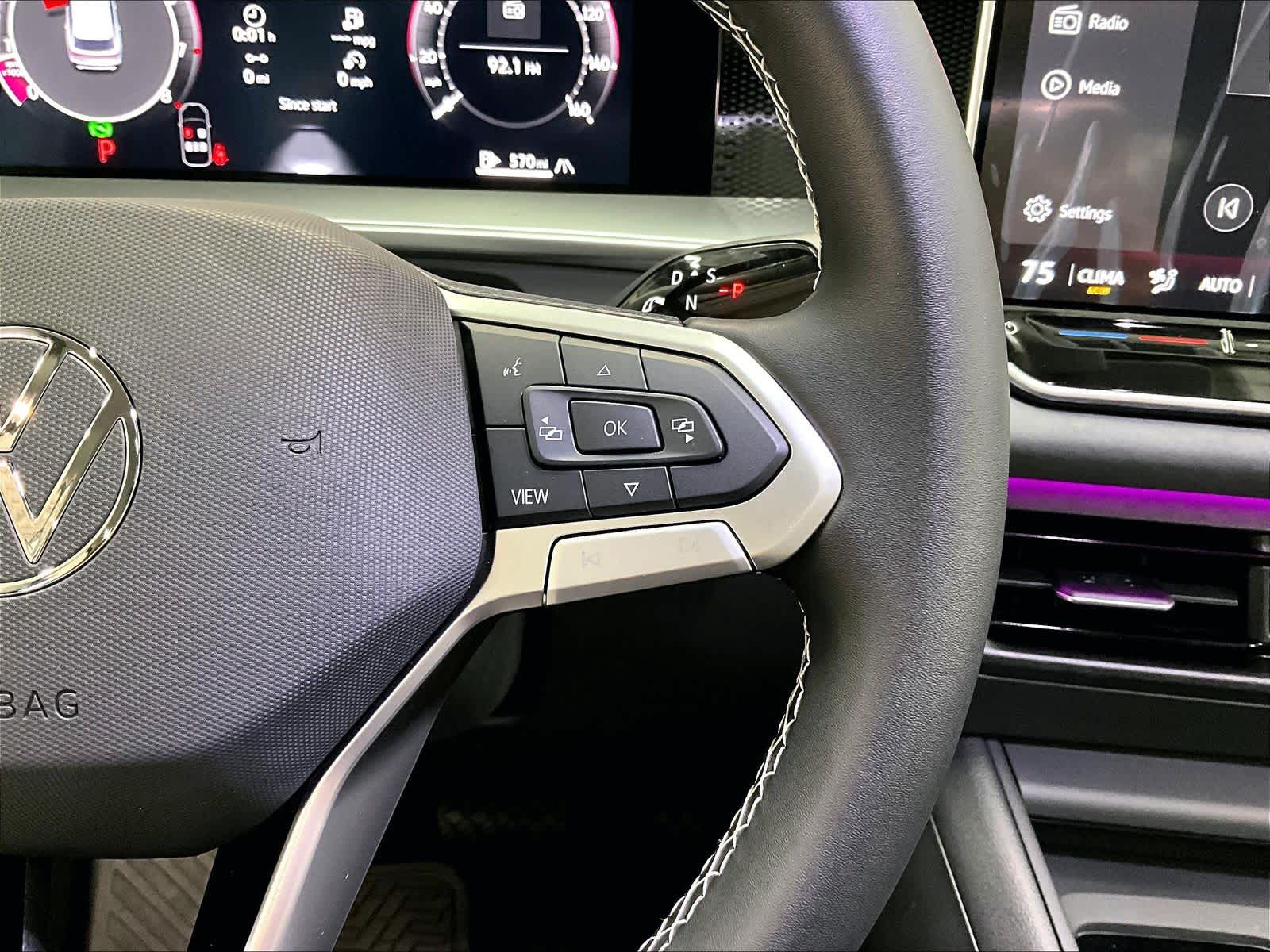 2026 Volkswagen Tiguan SE - Photo 18