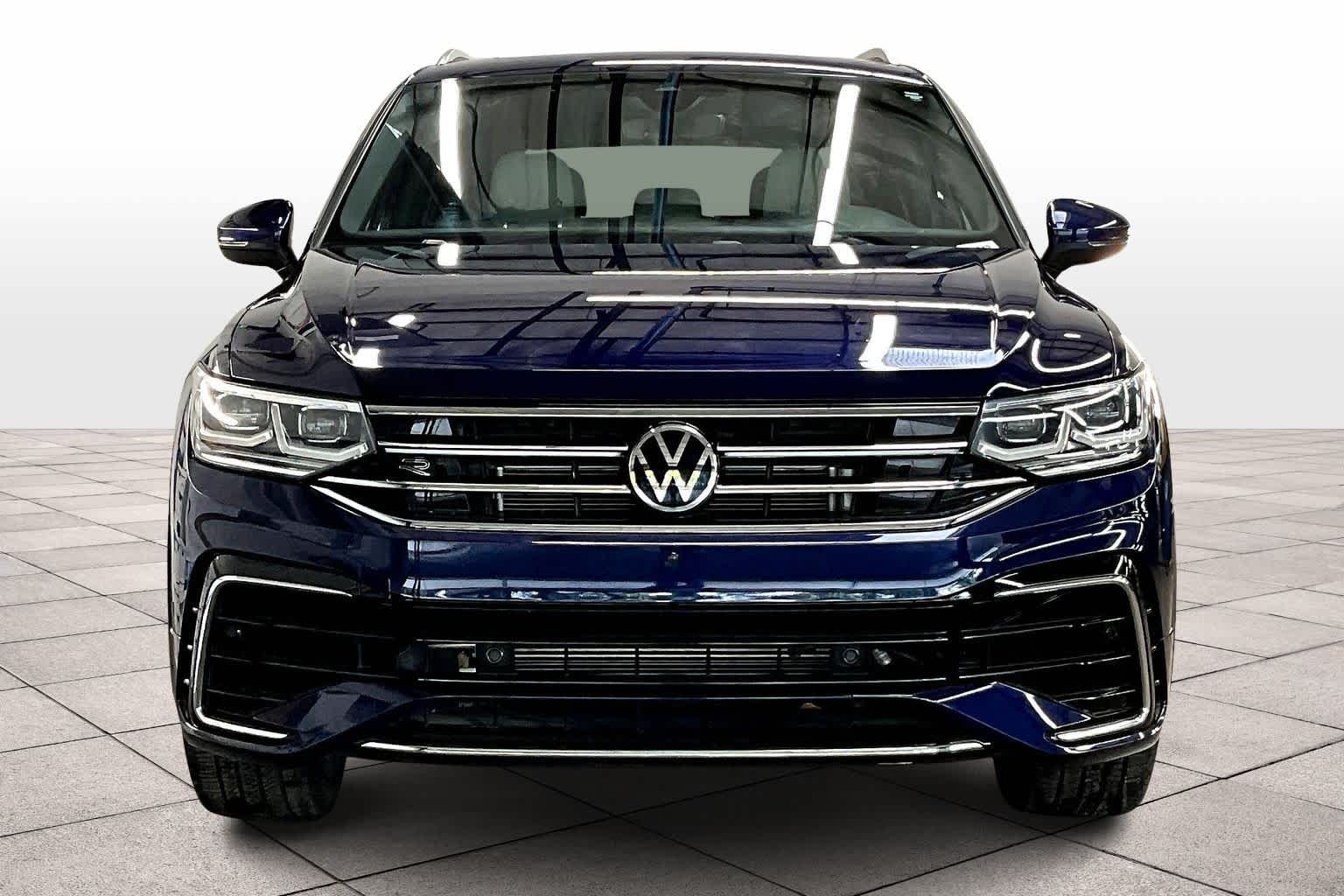 2022 Volkswagen Tiguan SEL Premium R-Line photo 3