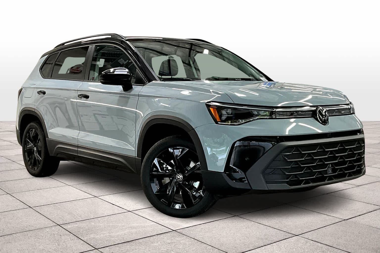 2026 Volkswagen Taos SE photo 2