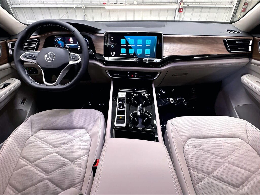 New 2026 Volkswagen Atlas 2.0T SE w/Technology 4MOTION