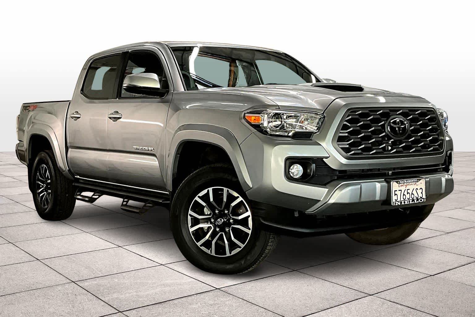 2023 Toyota Tacoma TRD Sport Double Cab V6 photo 2