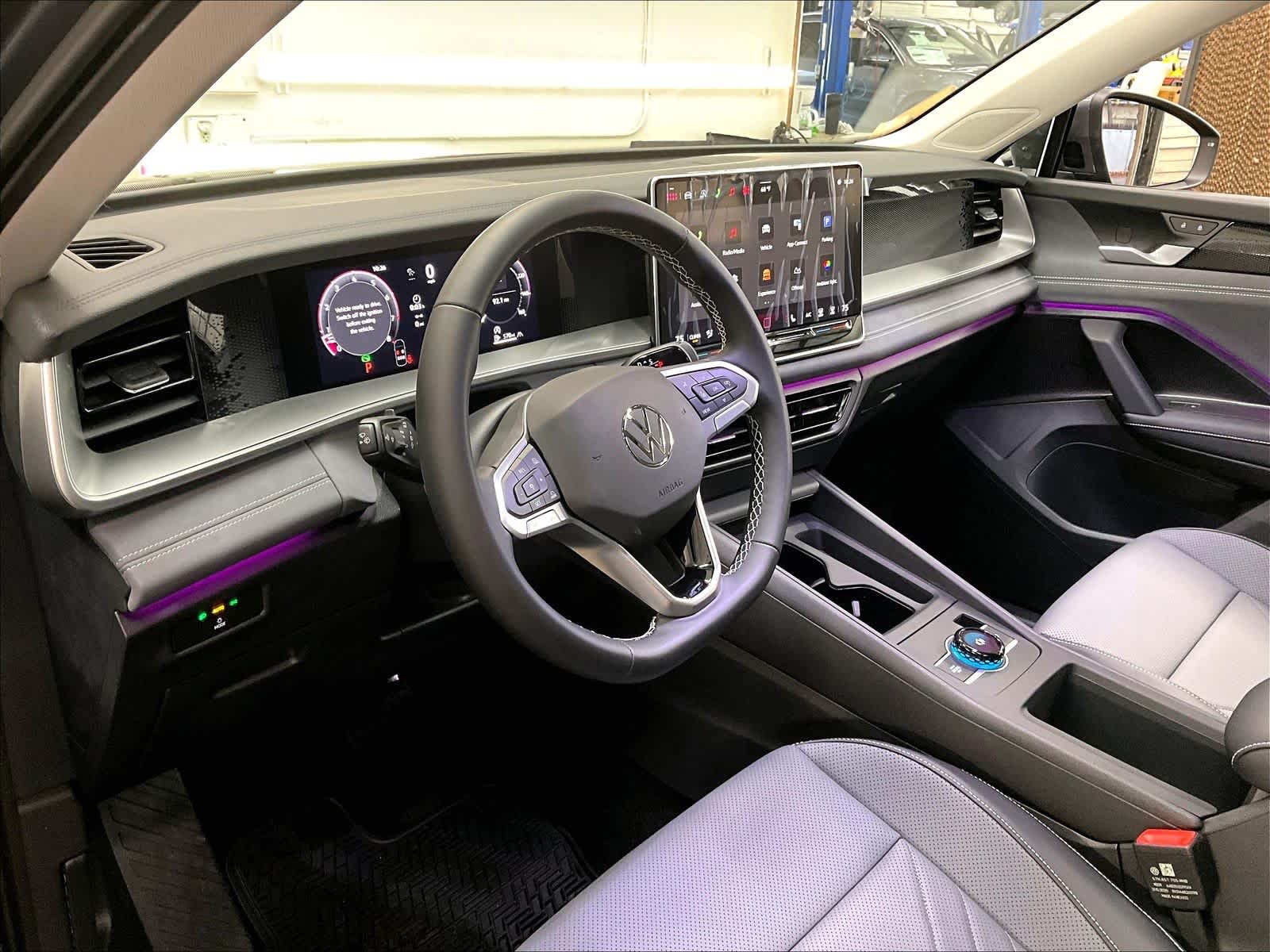 2026 Volkswagen Tiguan SE - Photo 8