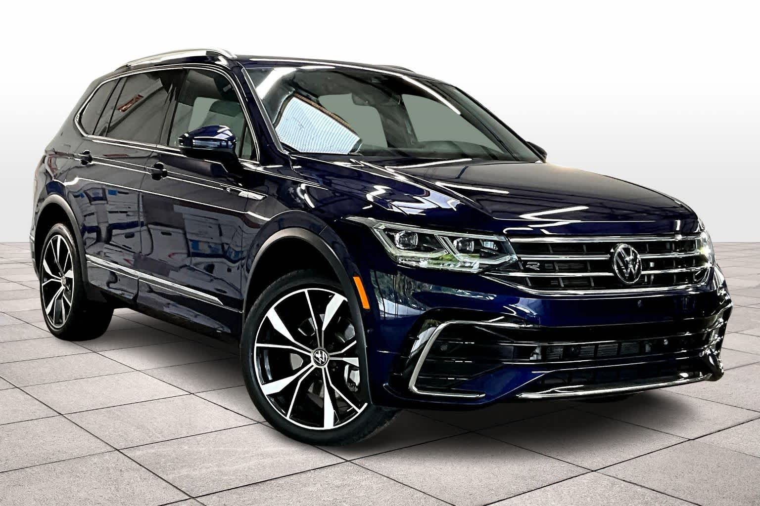 2022 Volkswagen Tiguan SEL Premium R-Line photo 2