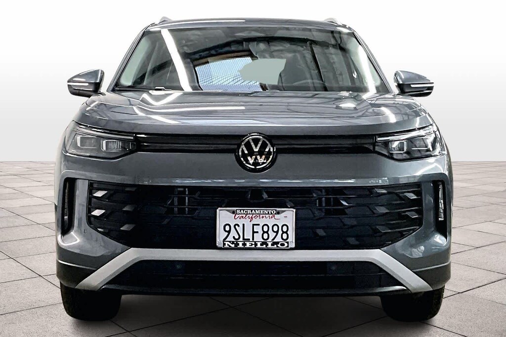 Used 2025 Volkswagen Tiguan SE 2.0T 4MOTION