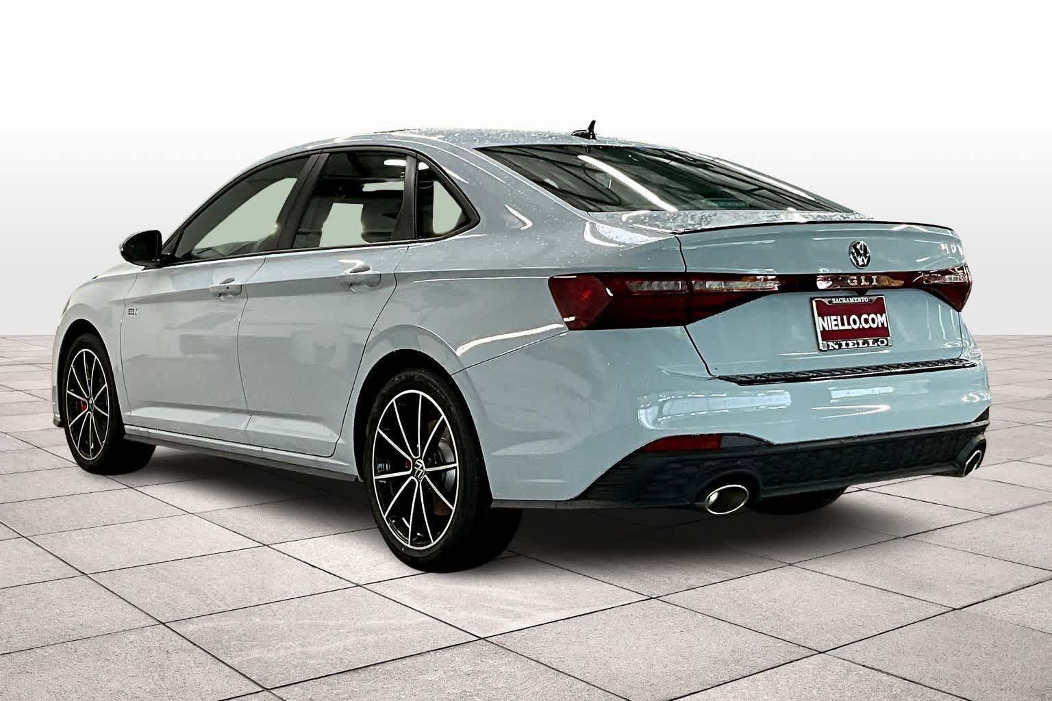 2026 Volkswagen Jetta GLI 2.0T Autobahn photo 3