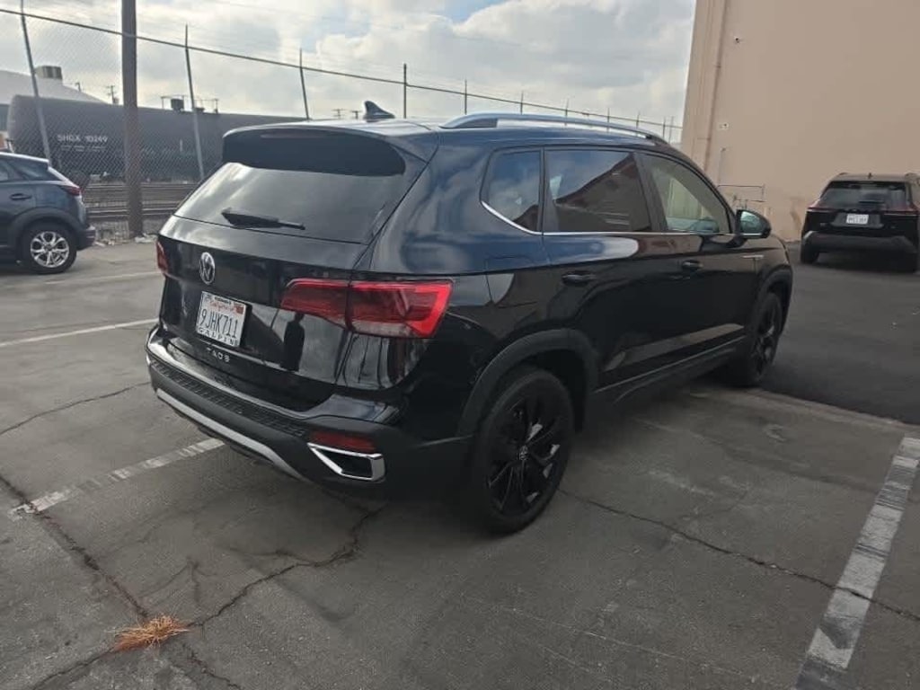 Used 2023 Volkswagen Taos SE FWD