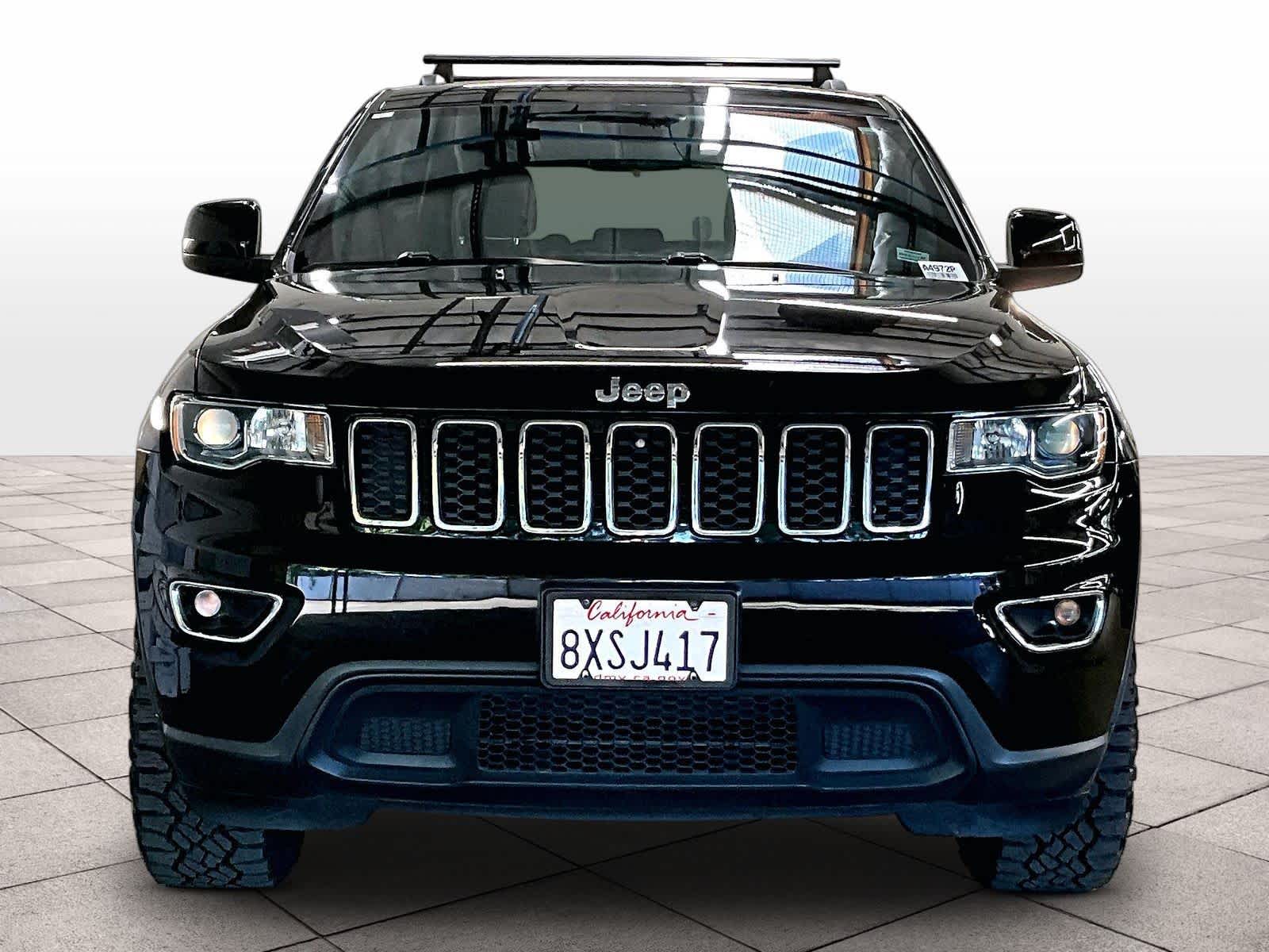 2021 Jeep Grand Cherokee Laredo E photo 2