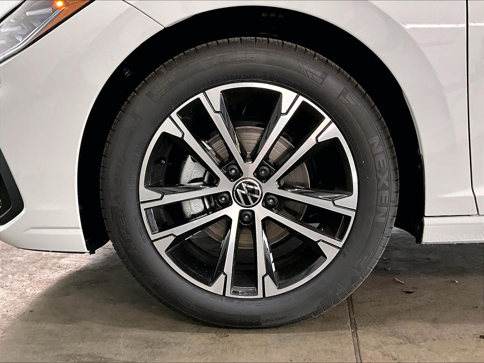 2026 Volkswagen Jetta Sport - Photo 14