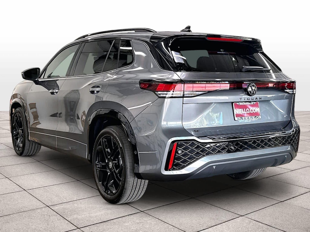 New 2026 Volkswagen Tiguan SE R-Line Black FWD
