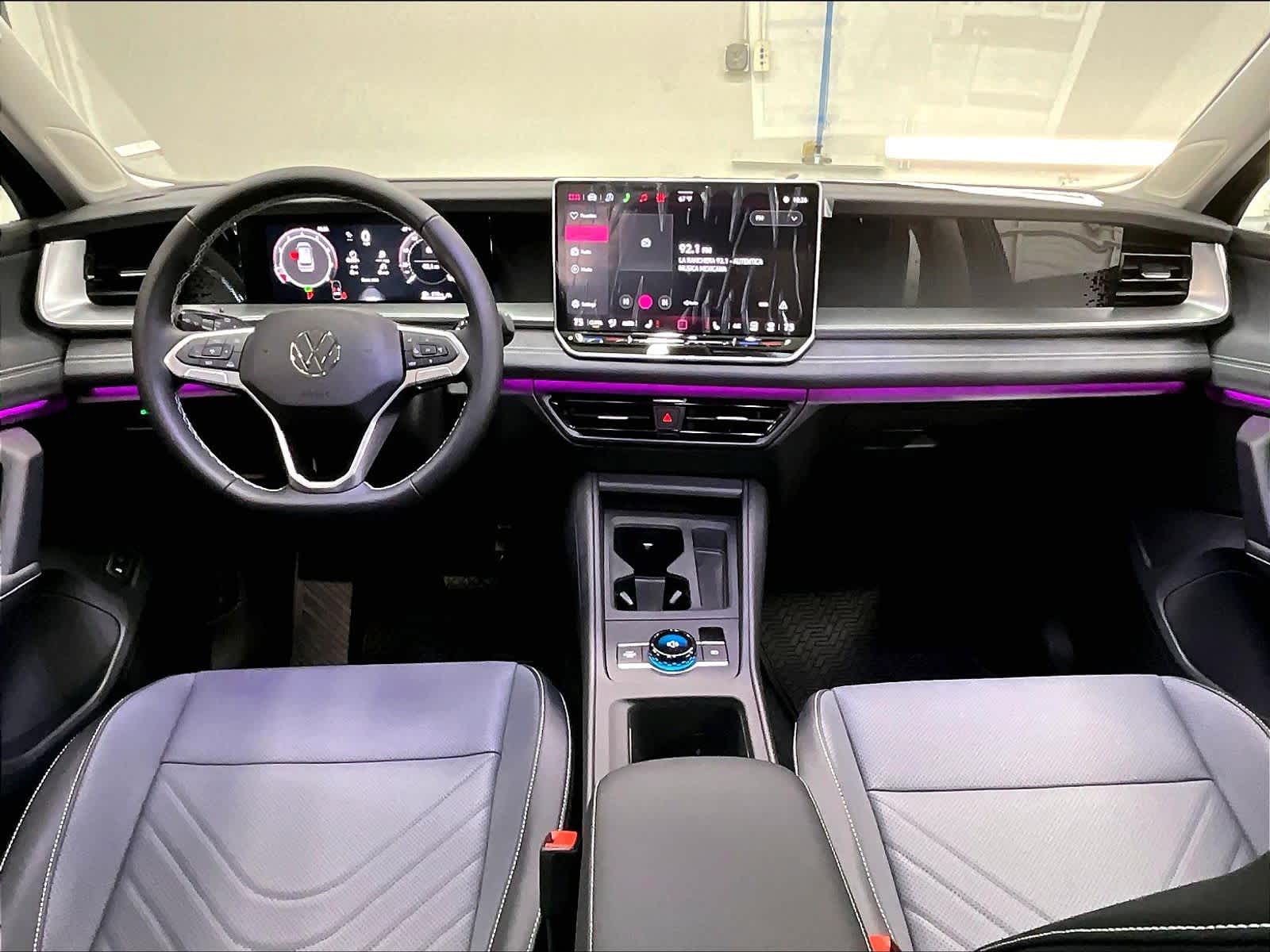 2026 Volkswagen Tiguan SE - Photo 7