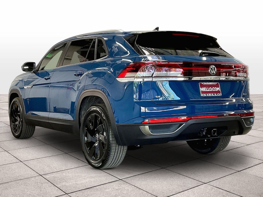 New 2025 Volkswagen Atlas Cross Sport 2.0T SE w/Technology 4MOTION