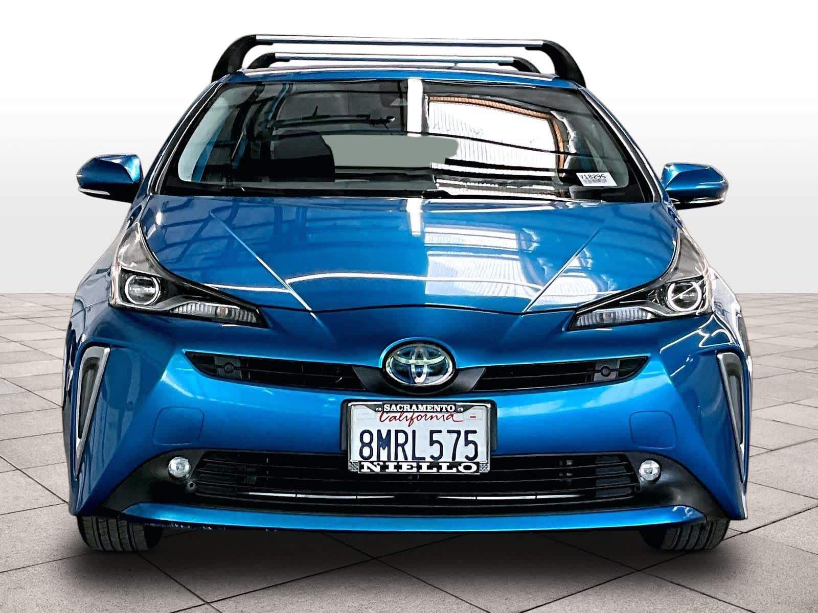 2019 Toyota Prius LE photo 2