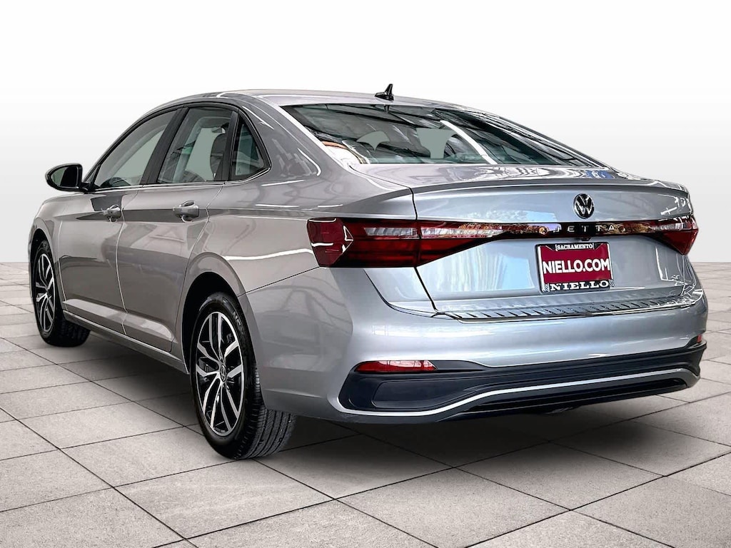 New 2026 Volkswagen Jetta SE Auto