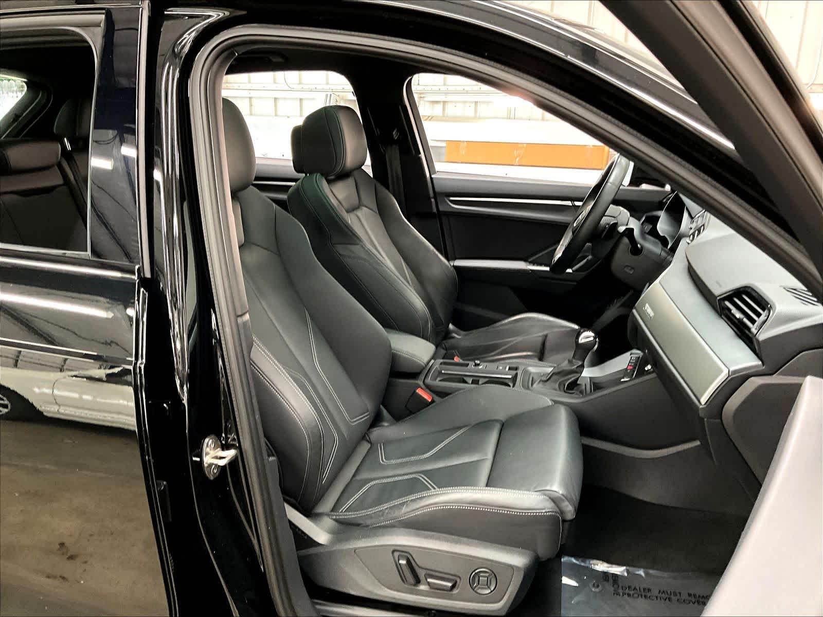 2023 Audi Q3 S Line Premium photo 3