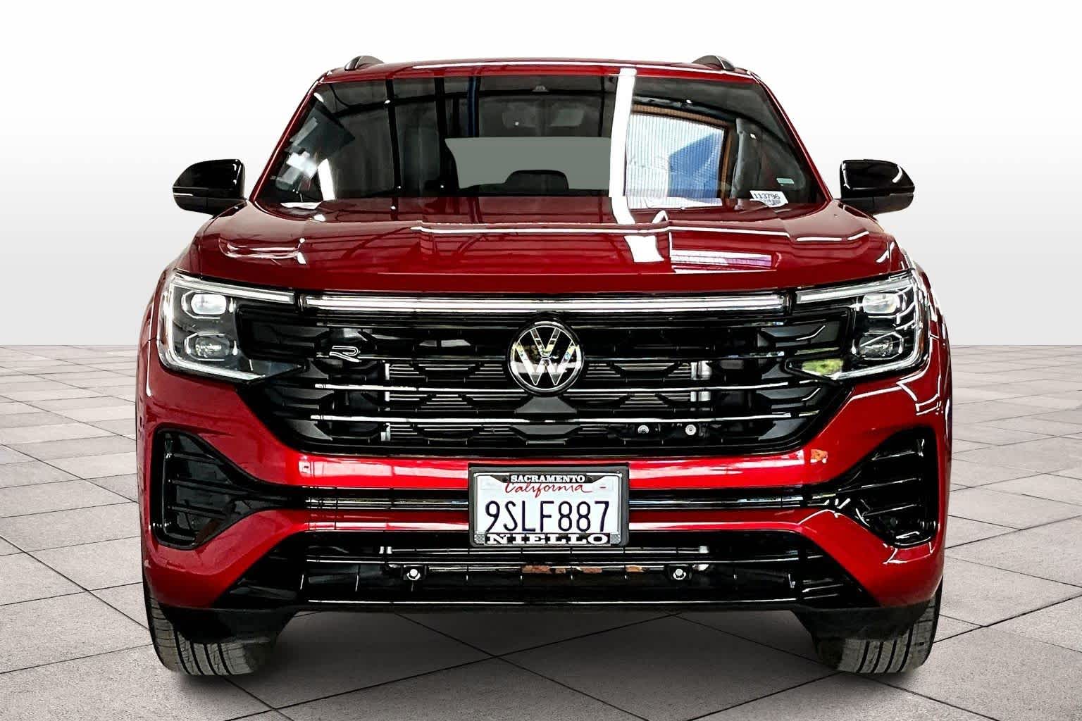 2025 Volkswagen Atlas Cross Sport SEL R-Line photo 3