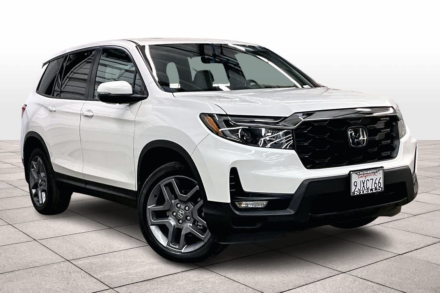 2023 Honda Passport EX-L photo 2