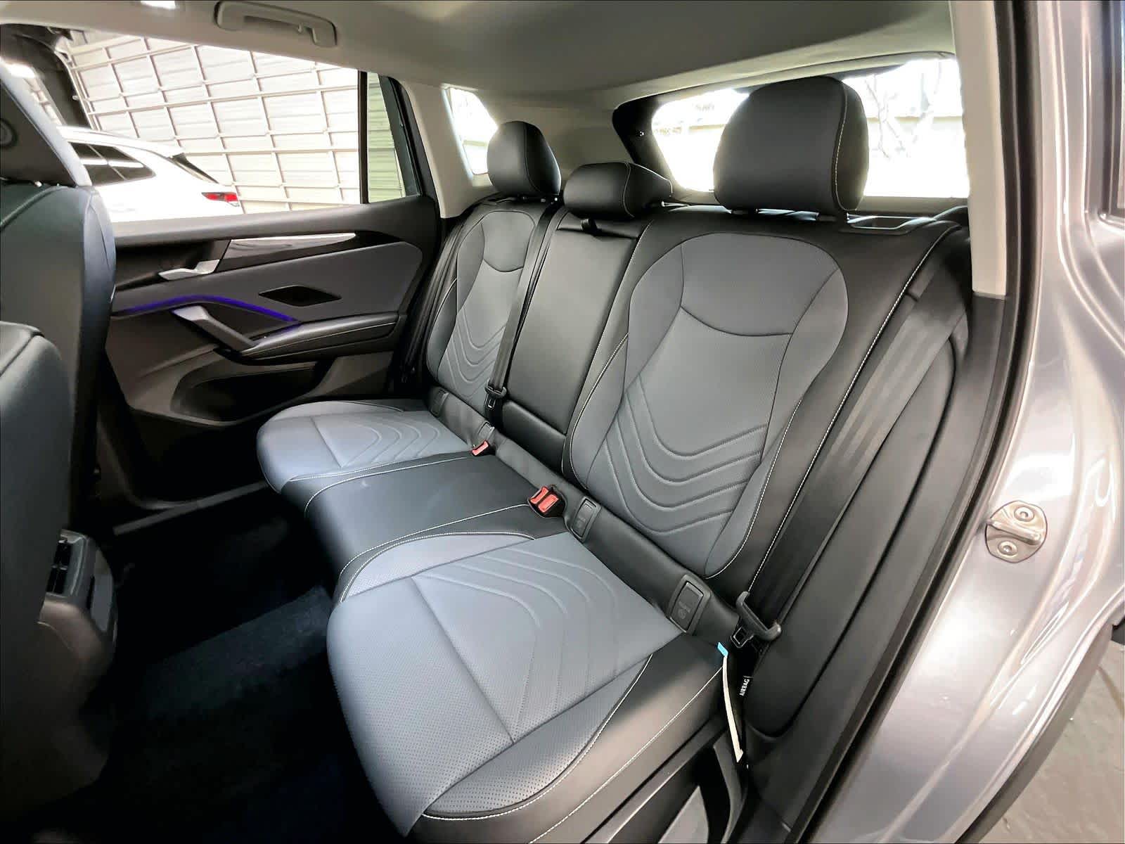 2026 Volkswagen Tiguan SE - Photo 12