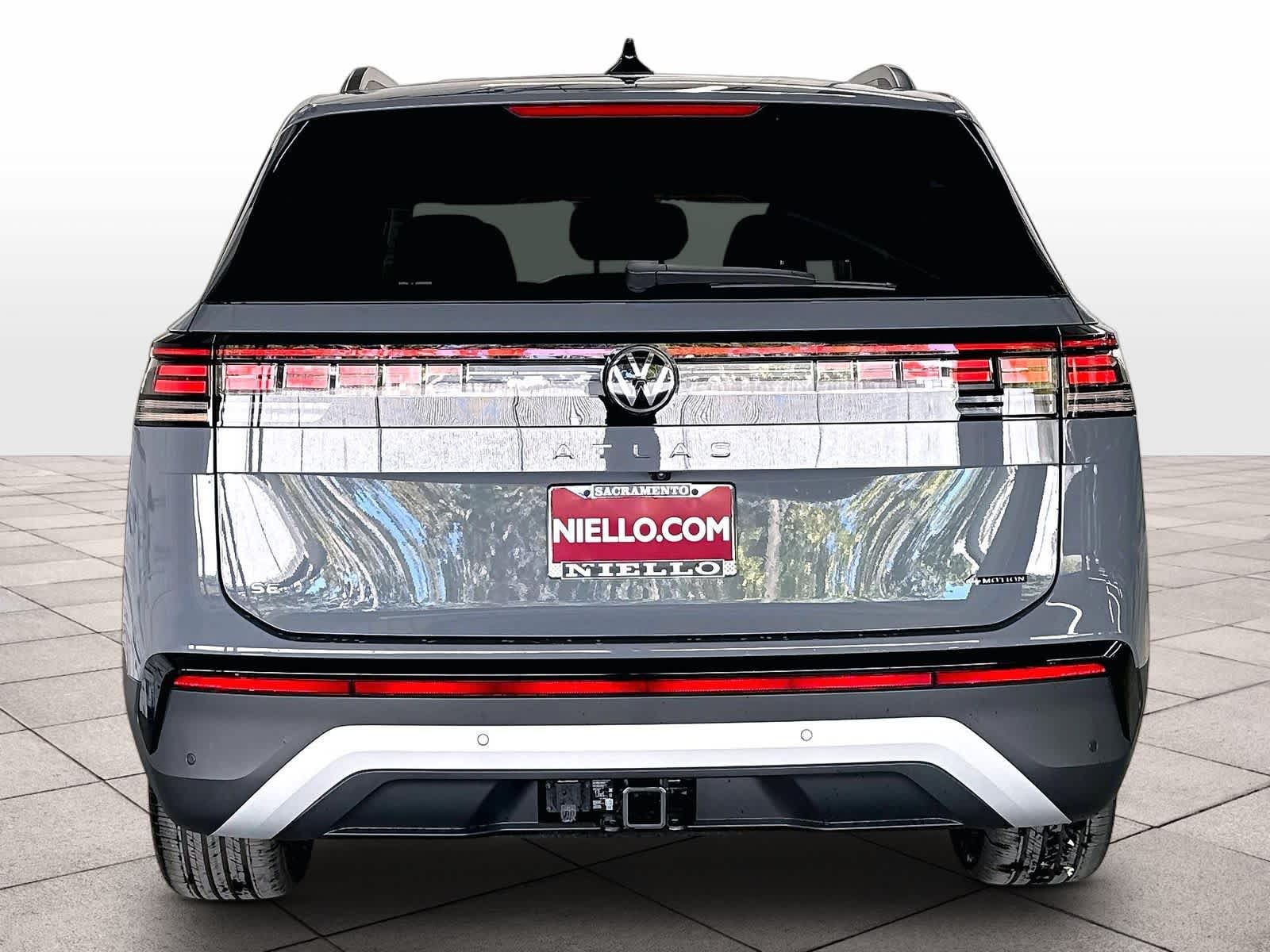 New 2027 Volkswagen Atlas SE w/Technology 4MOTION