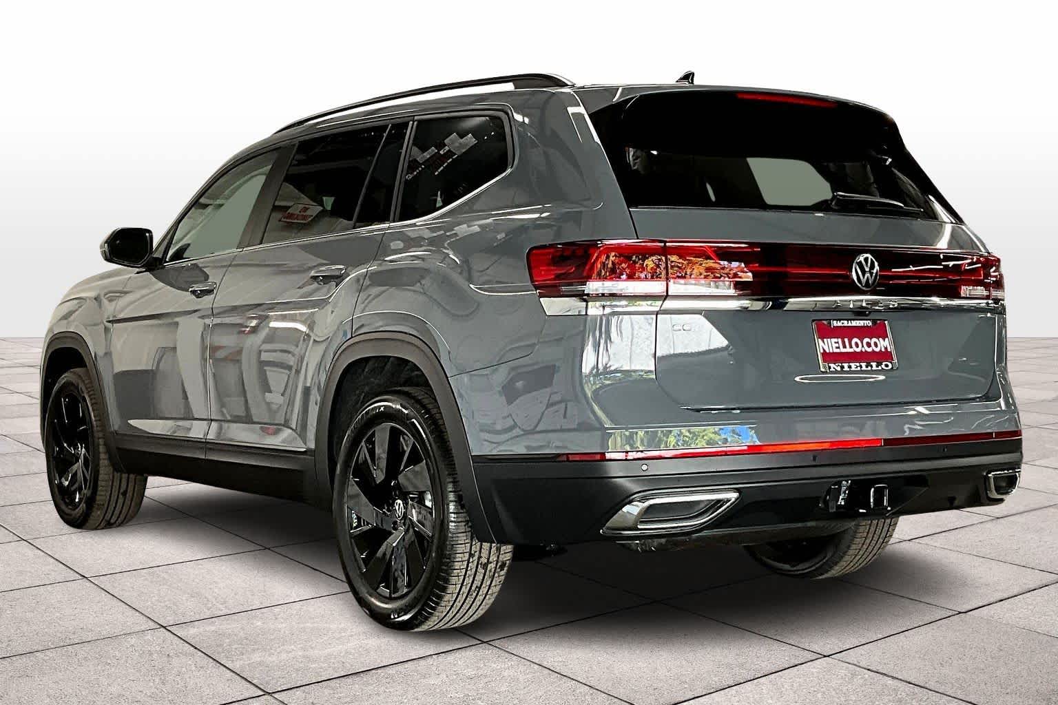 2026 Volkswagen Atlas SE Technology photo 3