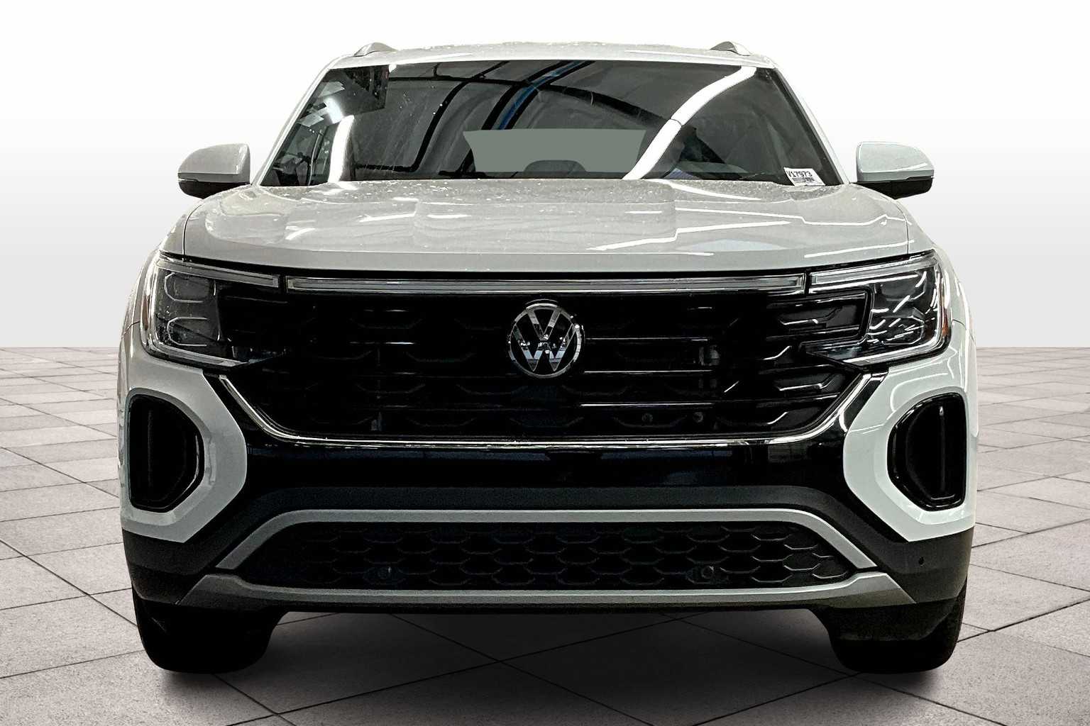 2024 Volkswagen Atlas Cross Sport SE Technology photo 3