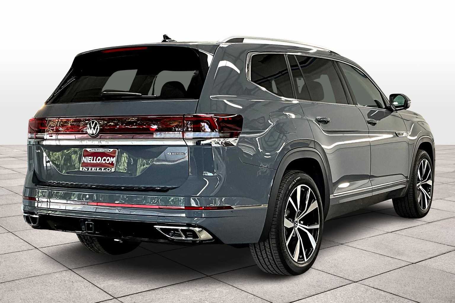 2026 Volkswagen Atlas SEL Premium R-Line photo 4