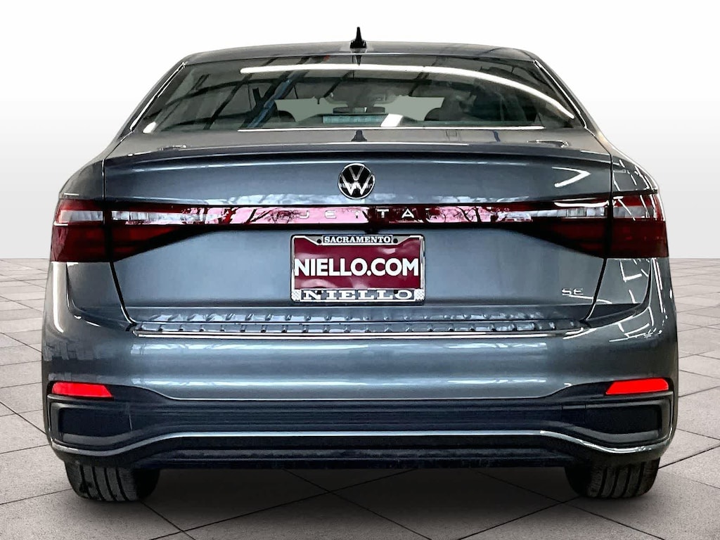 New 2026 Volkswagen Jetta SE Auto