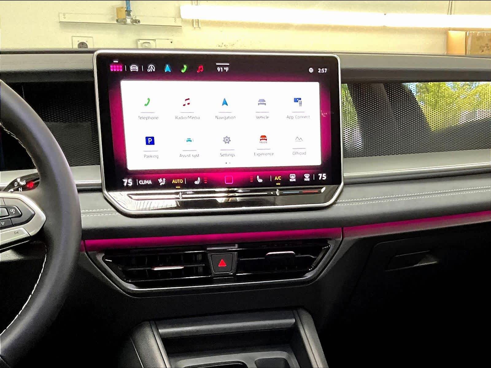 2025 Volkswagen Tiguan SE photo 3