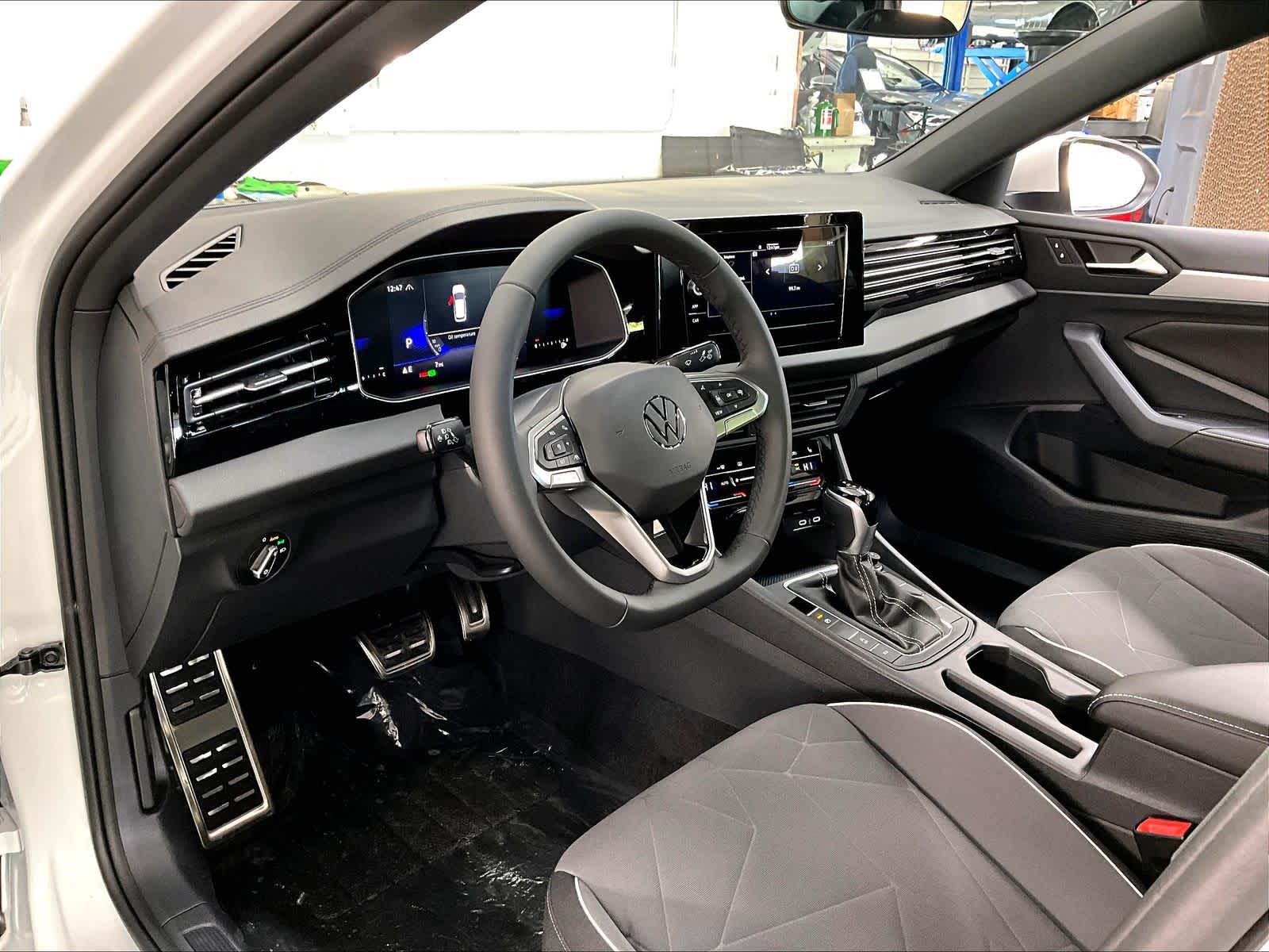 2026 Volkswagen Jetta Sport - Photo 8